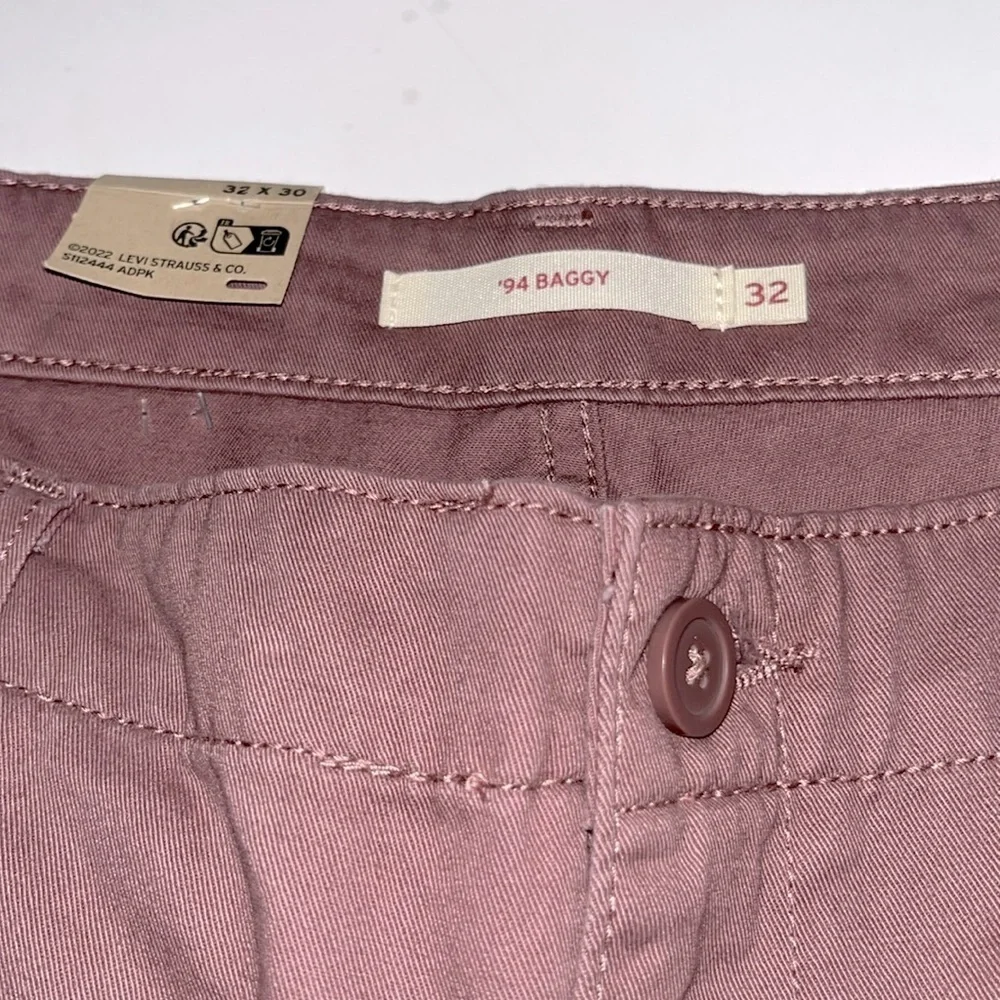 NWT Levi's Women's '94 Baggy Cargo, Rose Taupe - Picture 7 of 10